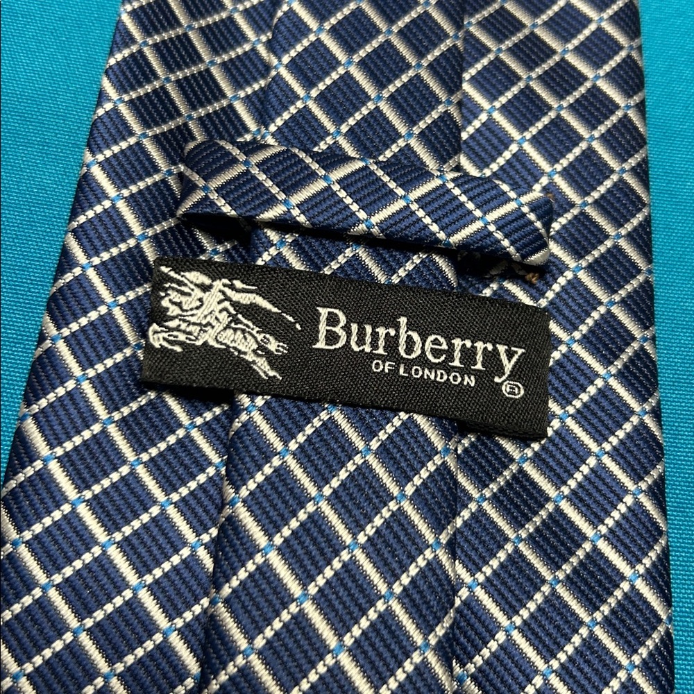 8943 Burberry London Men's One Size Navy Blue Tie - Picture 3 of 5
